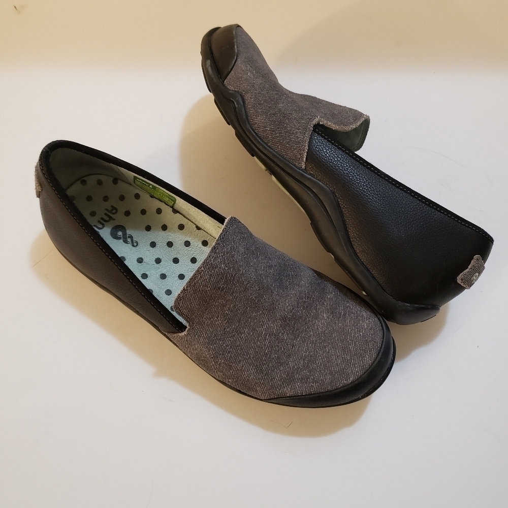 Ahnu Black Leather Canvas Slip On Loafers 6.5